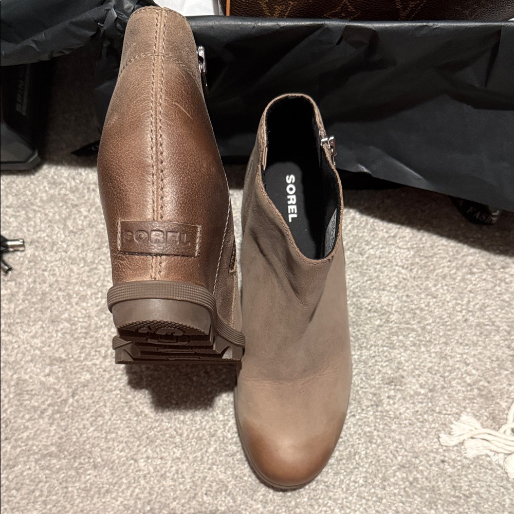 Sorel Brown Leather & Suede Ankle Booties